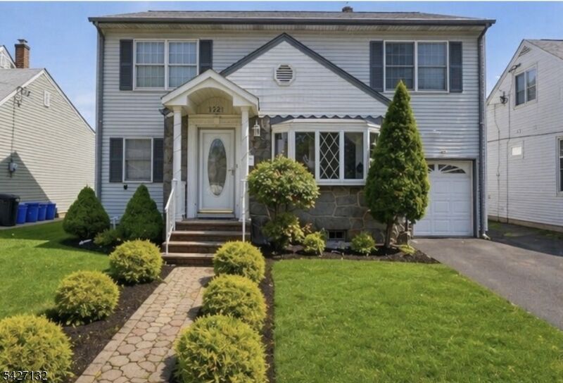Property Photo:  1221 Oak Pl  NJ 07083 