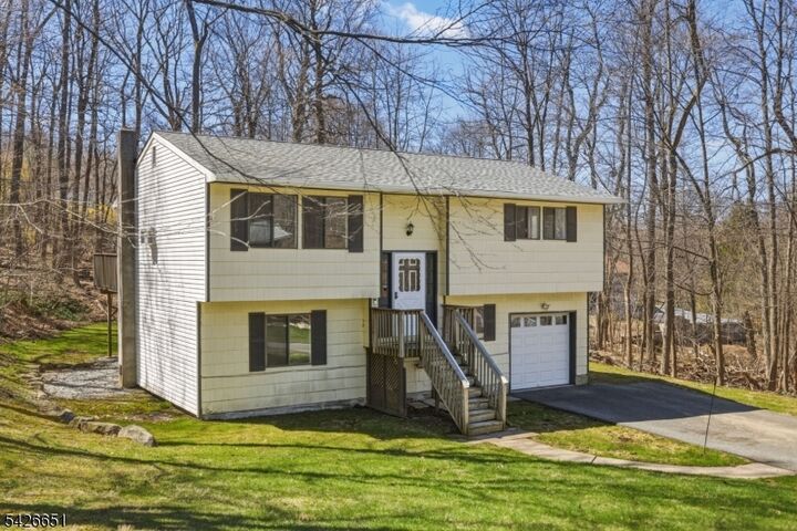 Property Photo:  15 Karen Rd  NJ 07422 