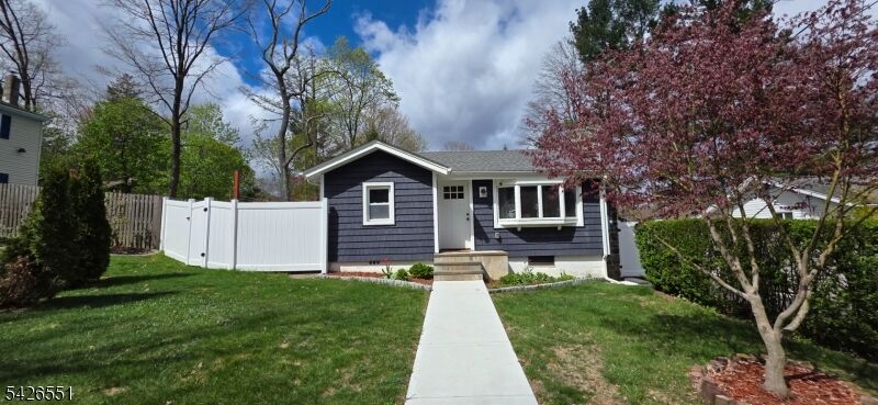 Property Photo:  26 White Birch Trl  NJ 07460 