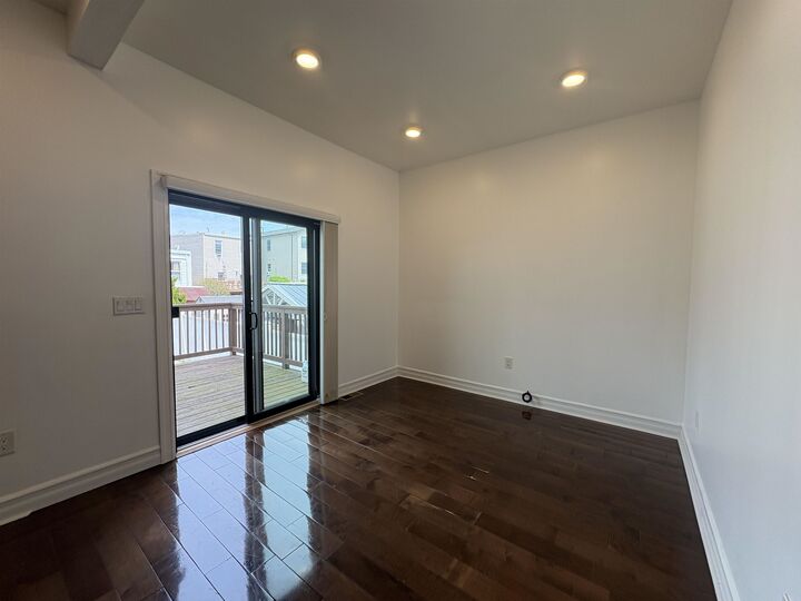 Property Photo:  232 Bowers St 1  NJ 07307 