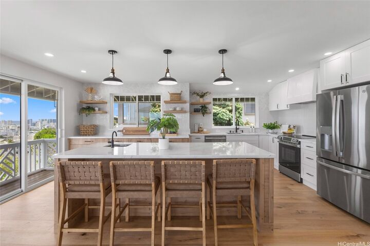 Property Photo:  1482 Kalaepohaku Street  HI 96816 