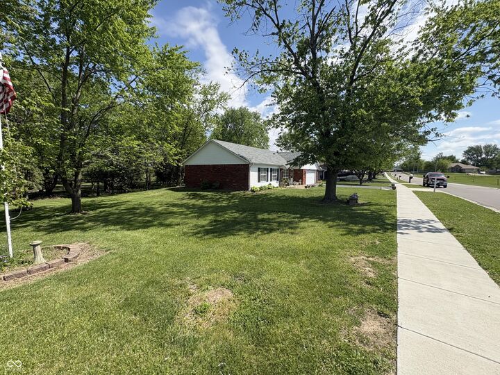 Property Photo: 340 Briar Hill Drive IN 46184