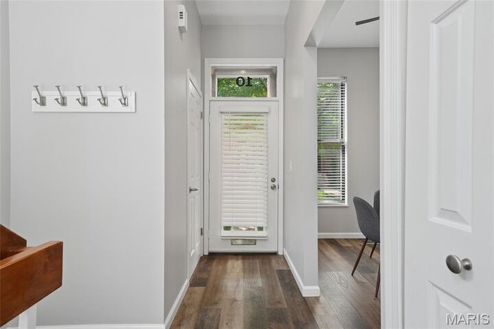 Property Photo:  10 Manhattan Mews  MO 63108 