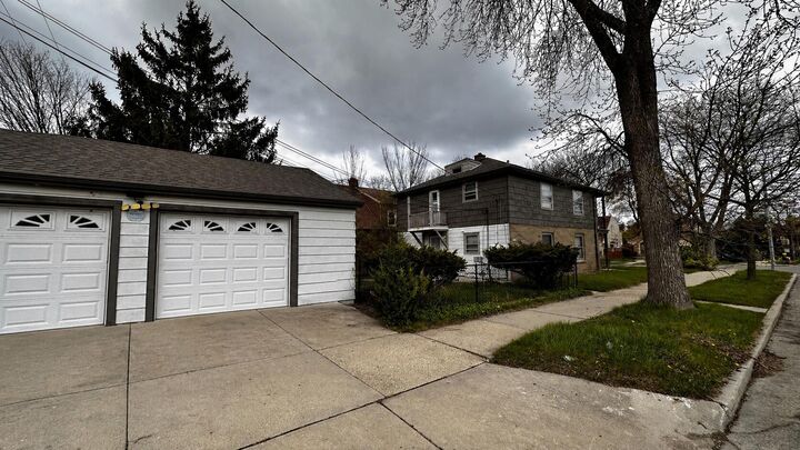 Property Photo:  3901 N 52nd St  WI 53216 