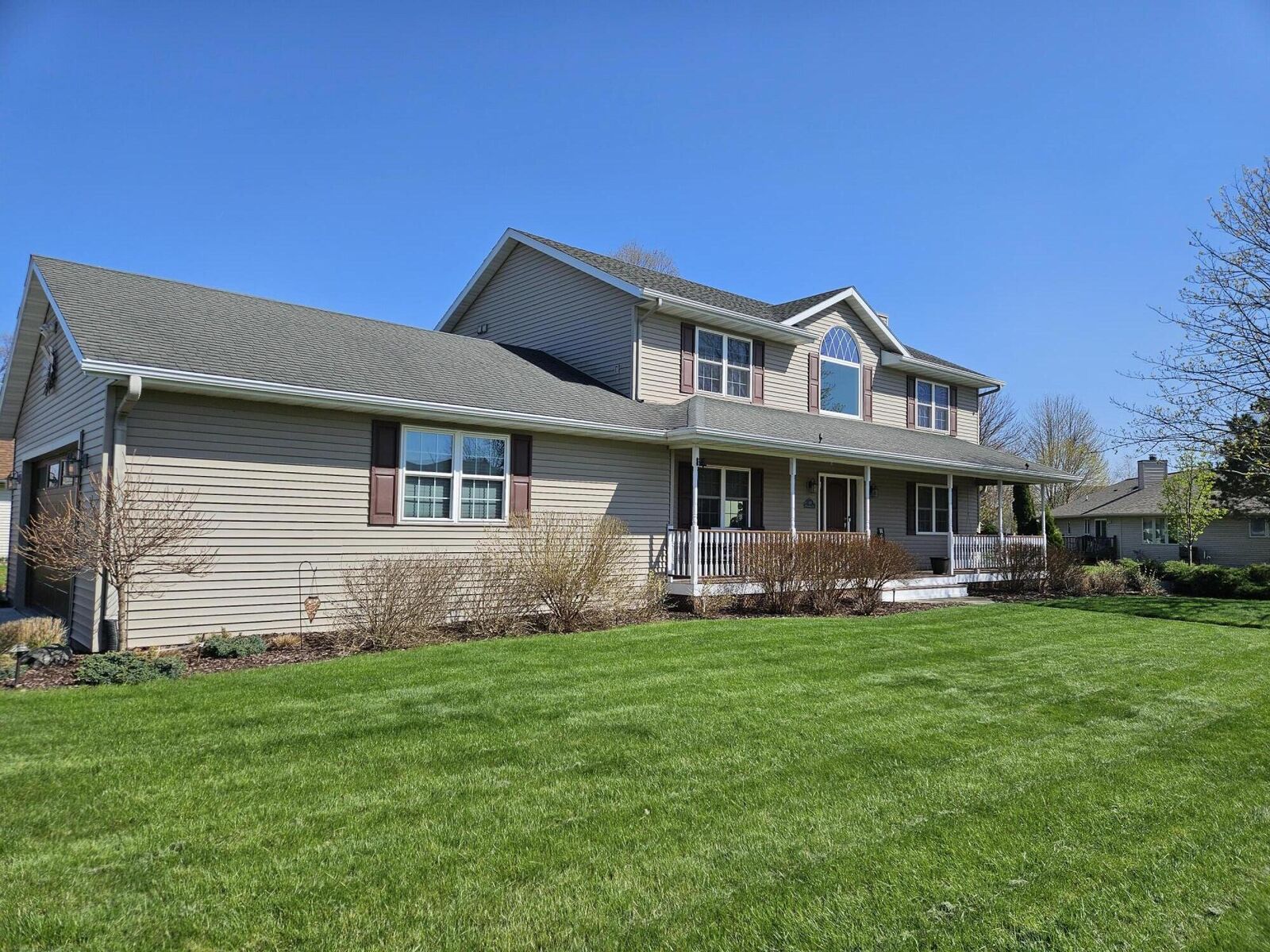 Property Photo:  601 Woodbridge Trl  WI 53094 