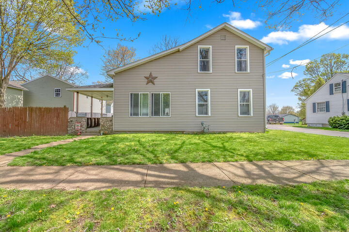 Property Photo:  206 S Byron Street  MI 49245 