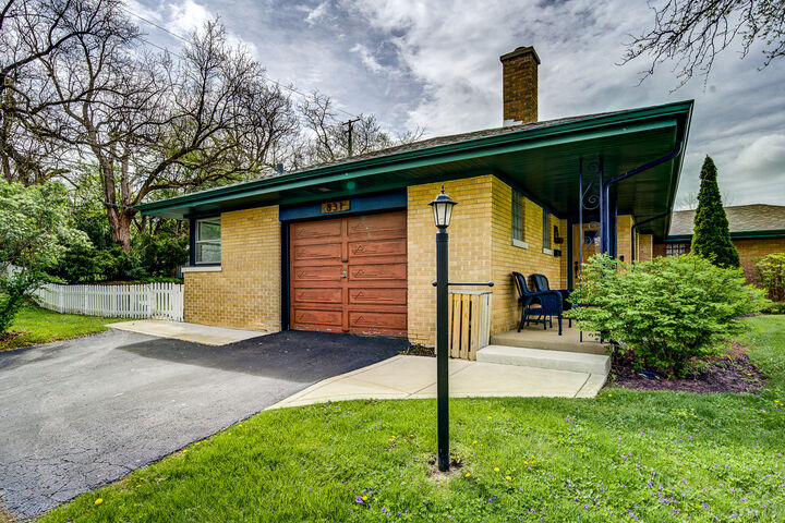 Property Photo:  831 Verne Lane  IL 60422 