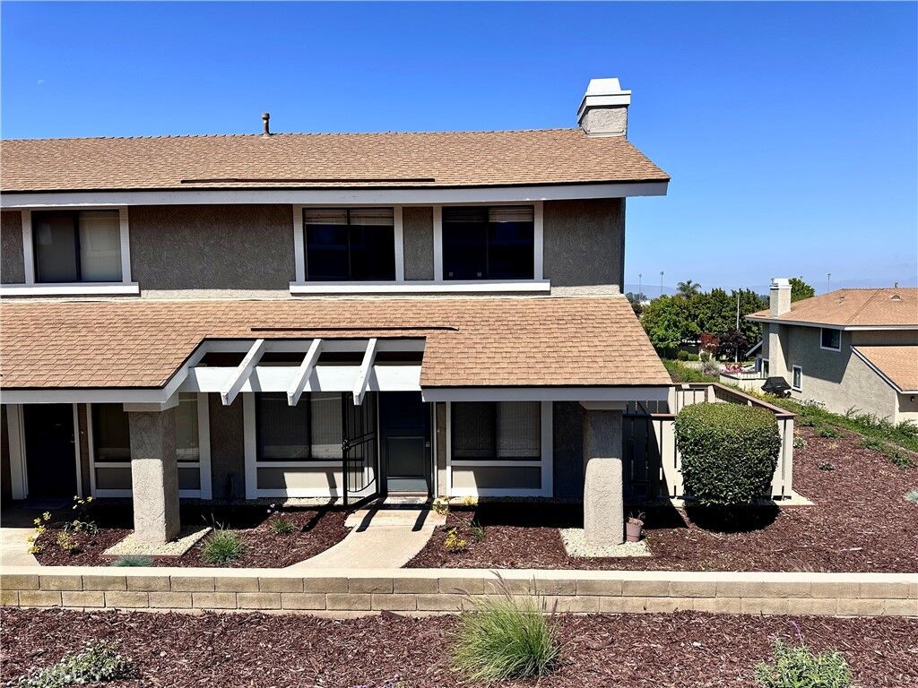 Property Photo:  1153 Sumner Place D  CA 93455 