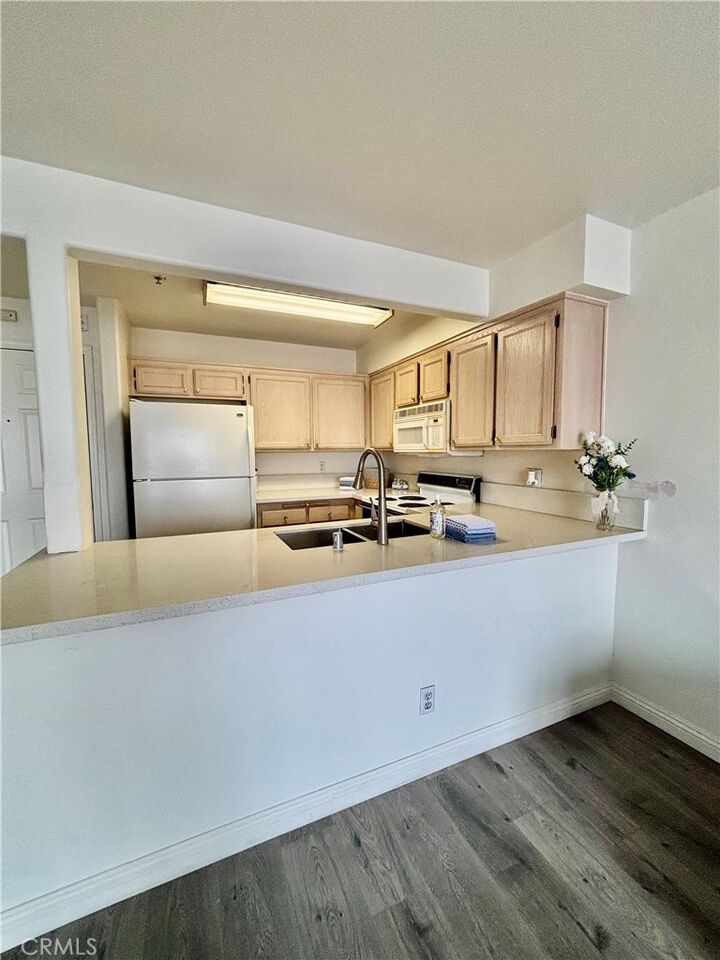 Property Photo:  11410 Brookshire 421  CA 90241 