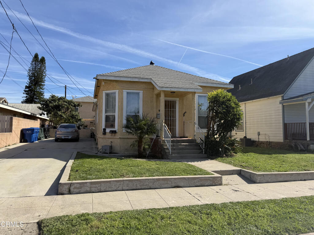 Property Photo:  321 Walnut Street  CA 93060 