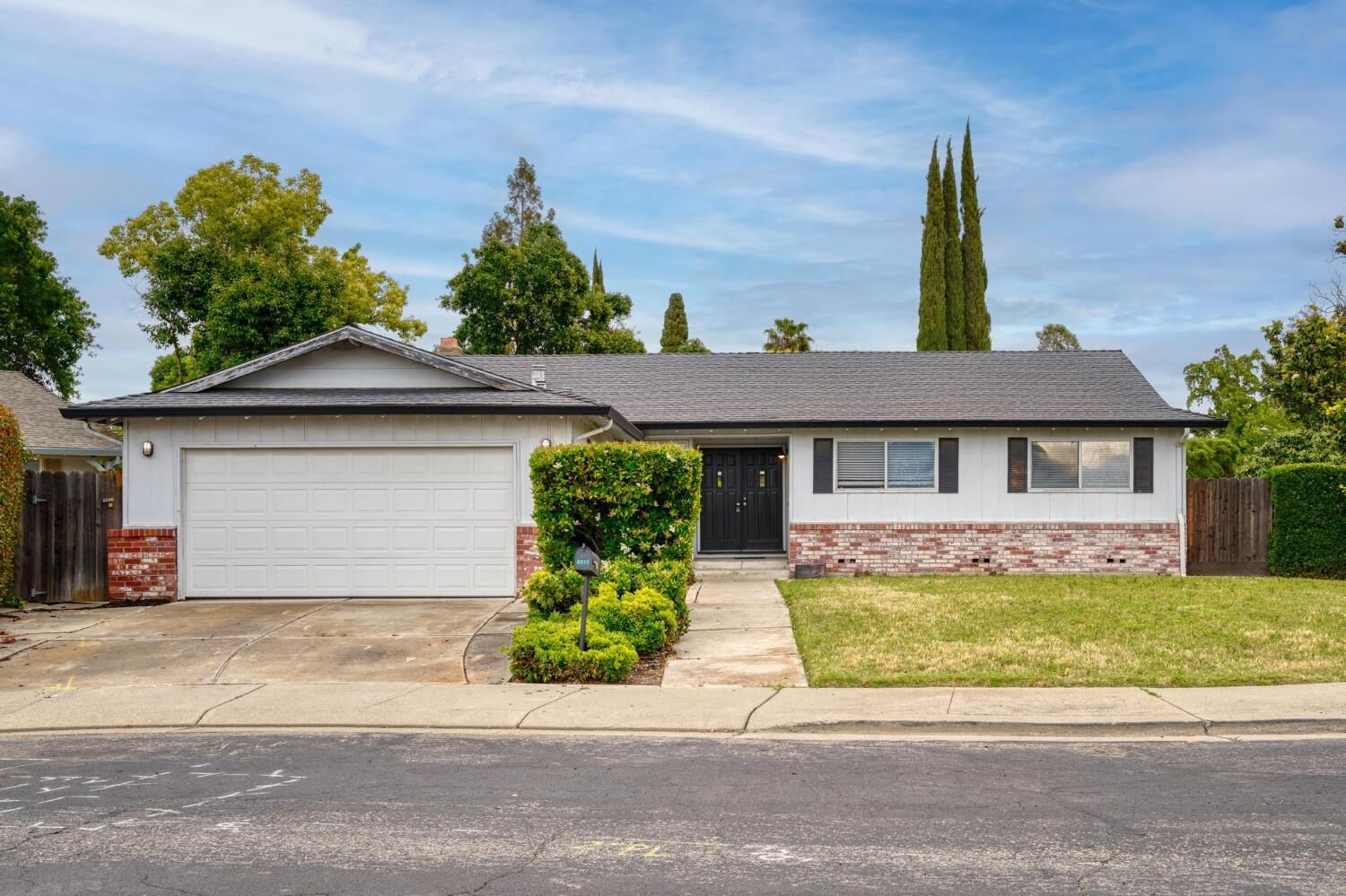 Property Photo:  2573 Bunkerhill Drive  CA 95209 