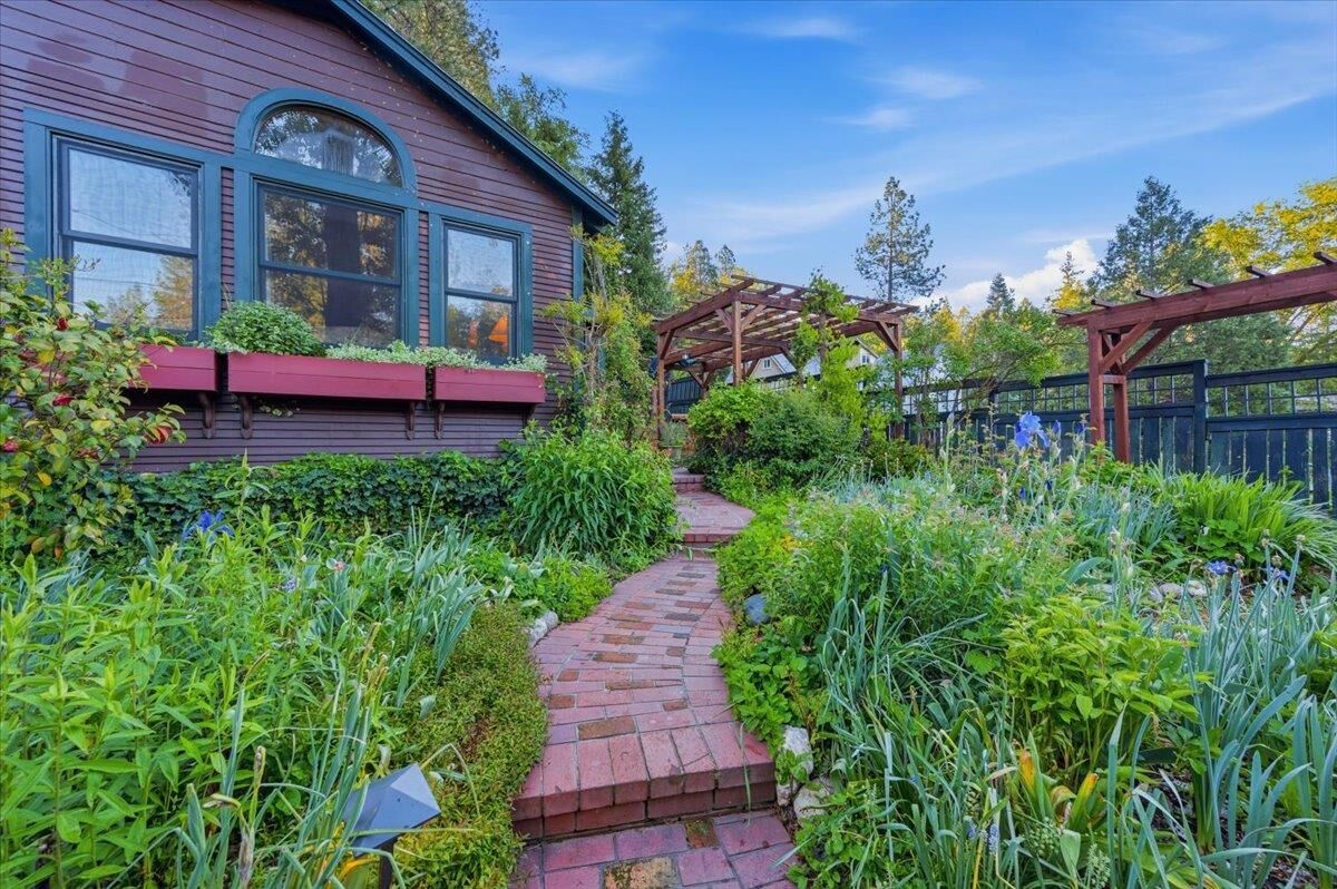 Property Photo:  11005 Berggren Lane  CA 95959 