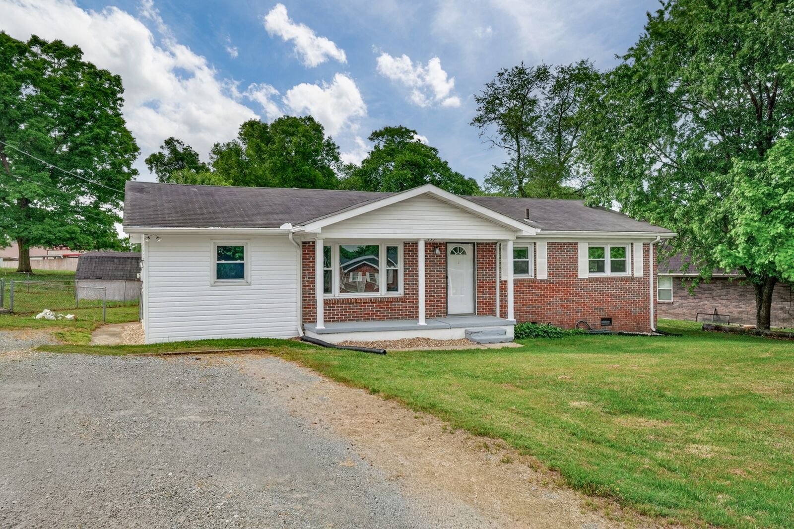 Property Photo:  130 Circle Dr  TN 37334 