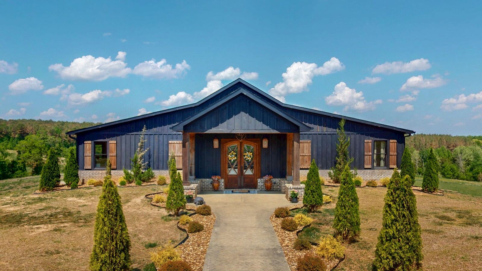 Property Photo:  1656 Dibrell Lucky Rd  TN 37110 