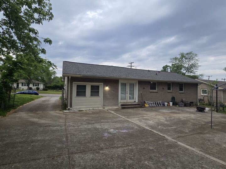 Property Photo:  3017 Buenaview Blvd  TN 37218 