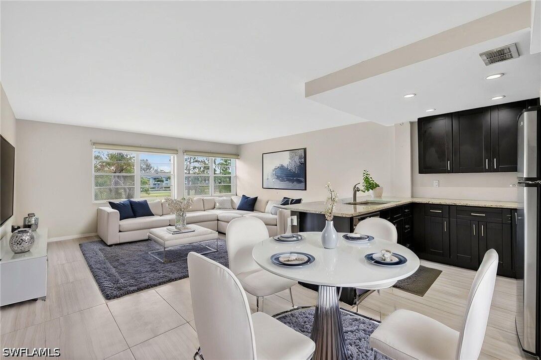 Property Photo:  1084 Forest Lakes Drive 7205  FL 34105 