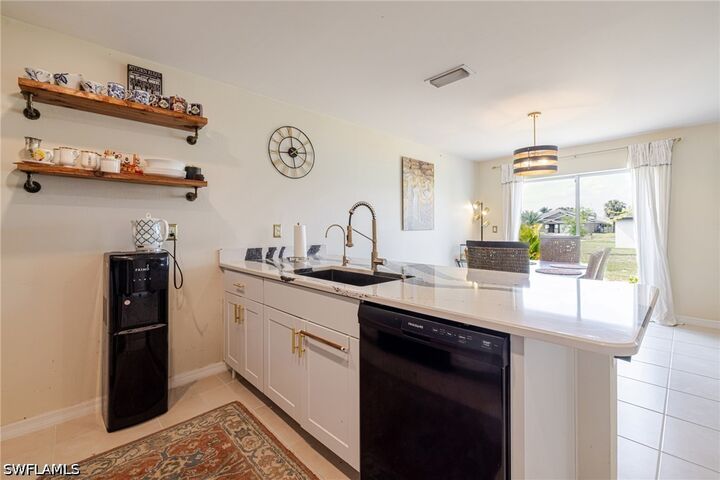 Property Photo:  1607 NE 35th Lane  FL 33909 