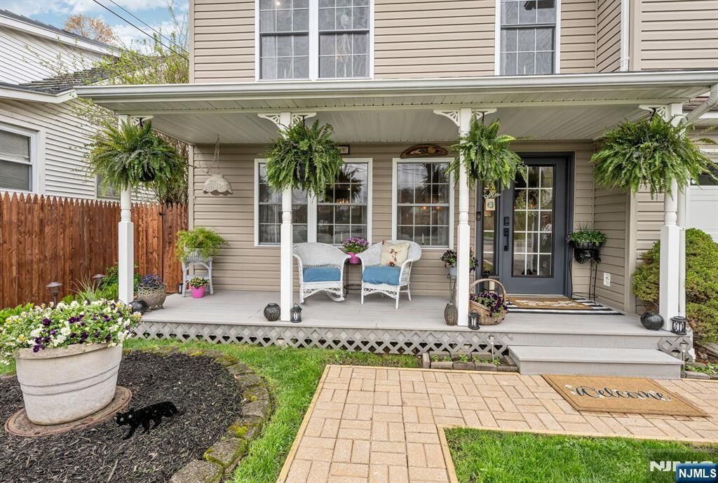 Property Photo:  6 Grove Road  NJ 07438 