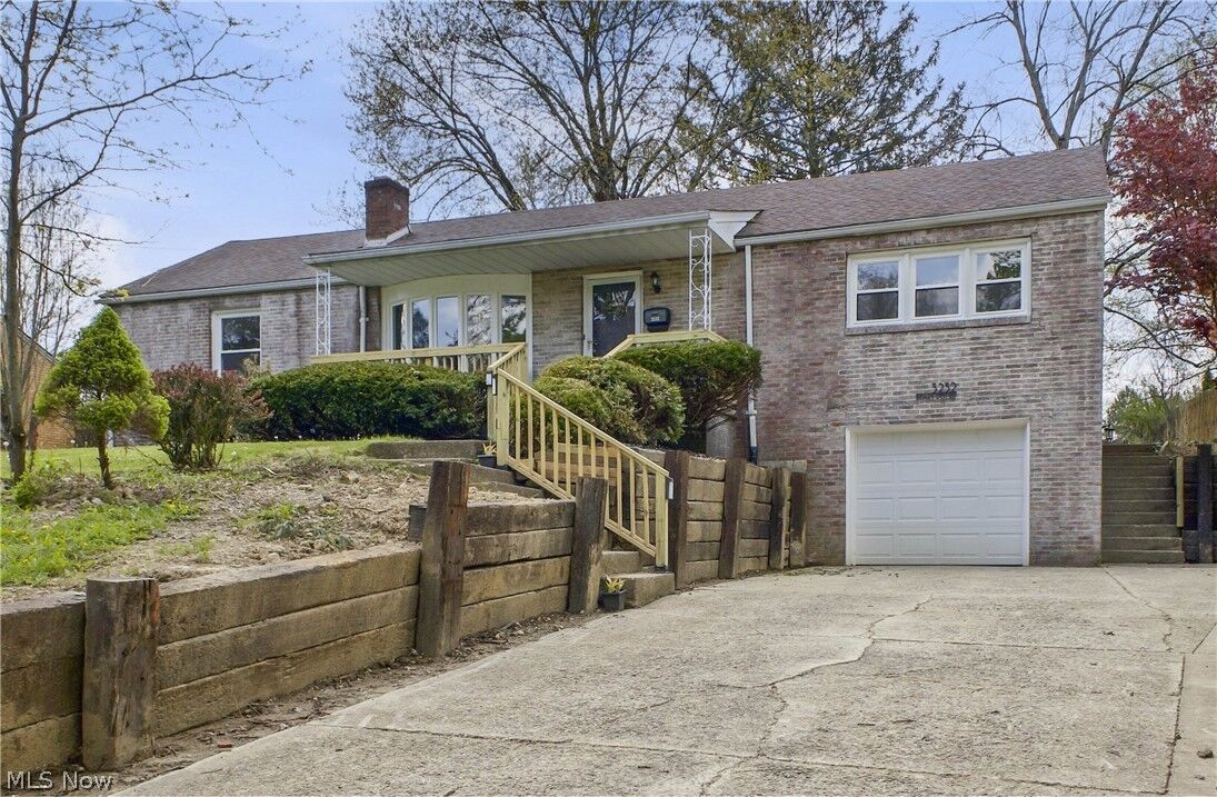Property Photo: 3232 Bears Den Road OH 44511