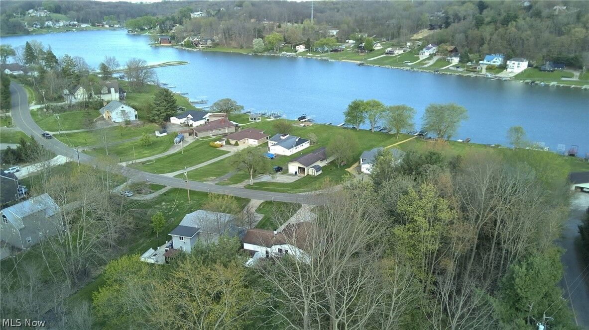 Property Photo:  573 W Mohawk Drive  OH 44644 