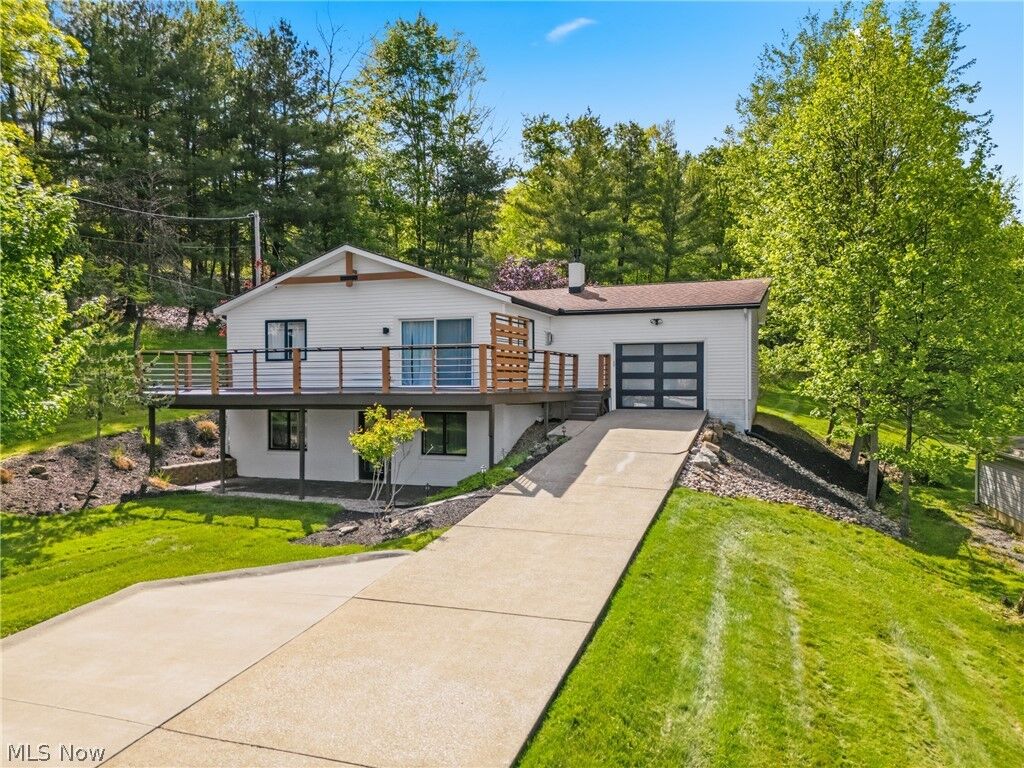 Property Photo: 573 W Mohawk Drive OH 44644