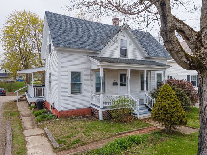 Property Photo:  59 South Street  NH 03431 