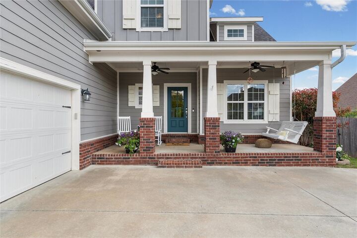 Property Photo:  802 Hampstead Heath  AR 72718 