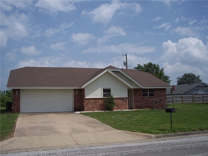 Property Photo:  1538 S Heritage Circle  AR 72758 