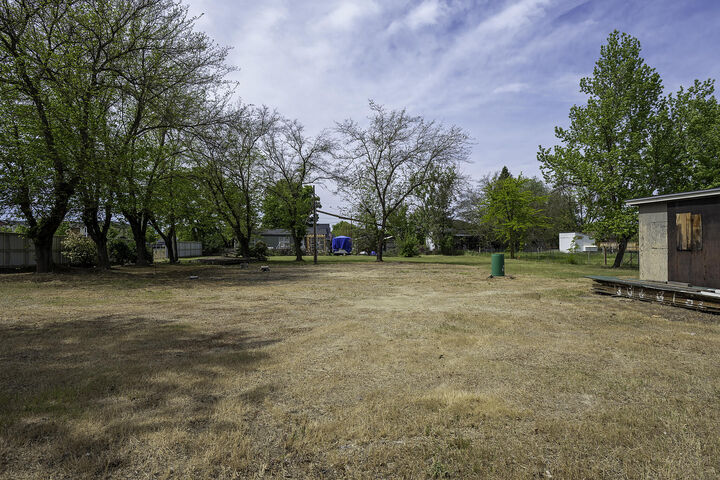 Property Photo:  3251 Antelope Road  OR 97503 