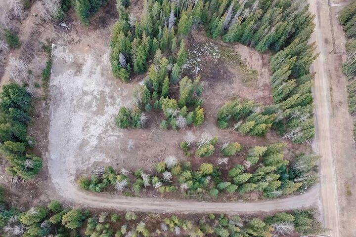Property Photo: 129 Moberly Drive AB T7V 1Z1