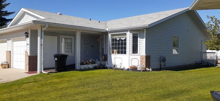 Property Photo:  3924 56A Street Close  AB T4V 4L1 
