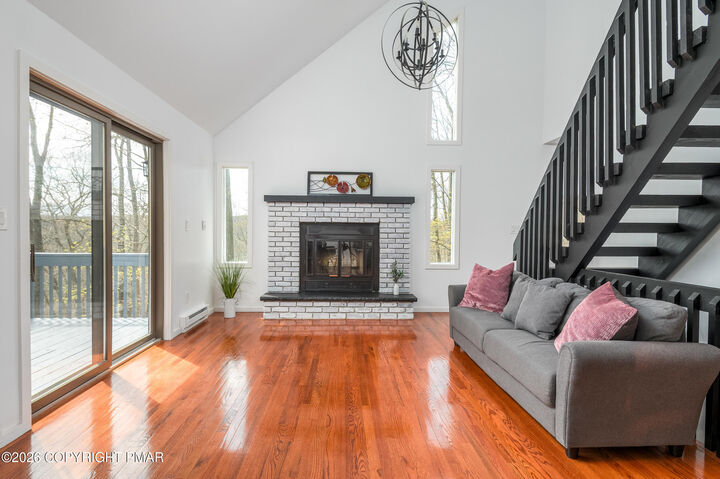 Property Photo:  5074 Woodbridge Drive E  PA 18324 