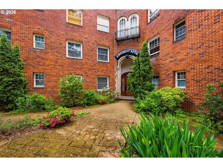 Property Photo:  711 NE Randall Ave 301  OR 97232 