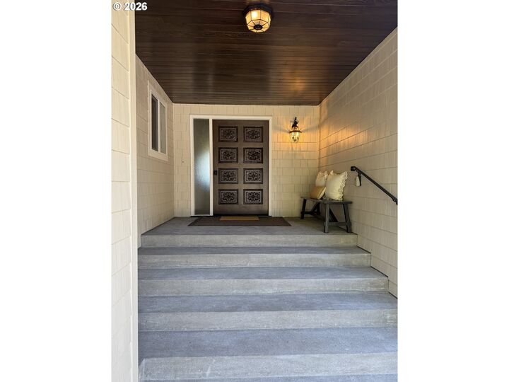 Property Photo:  2157 Wembley Pl  OR 97034 