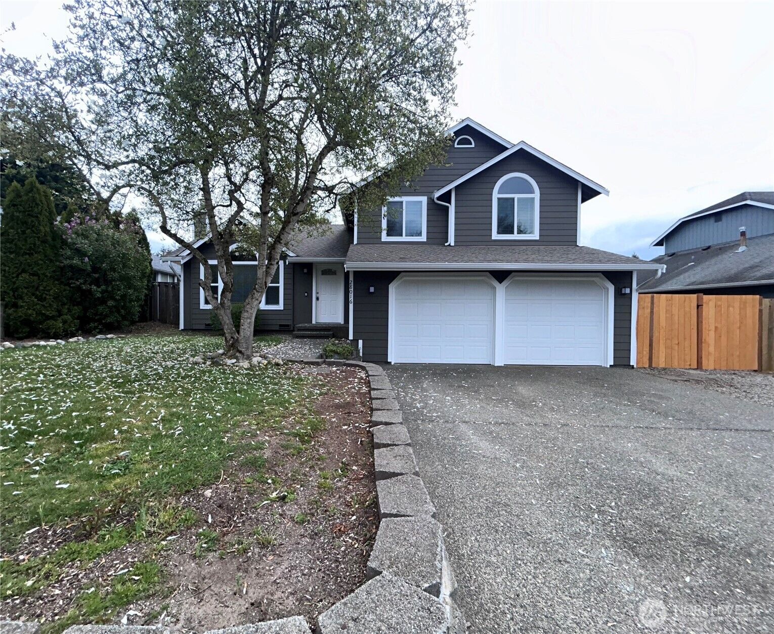Property Photo:  28016  231st Place SE  WA 98038 