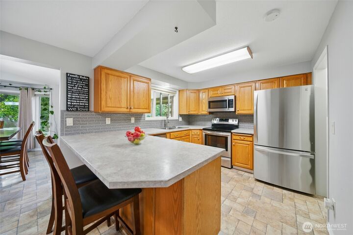 Property Photo: 915 Shasta Drive WA 99362