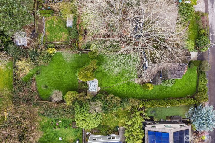 Property Photo:  9213  25th Avenue NE  WA 98115 