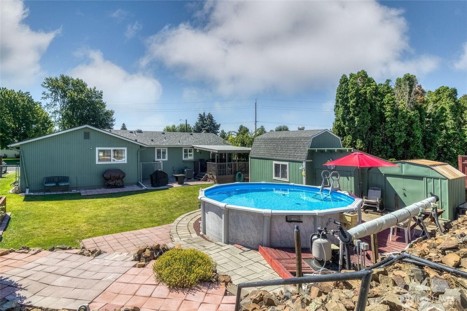 Property Photo: 1521 SE Freedom Place WA 99324
