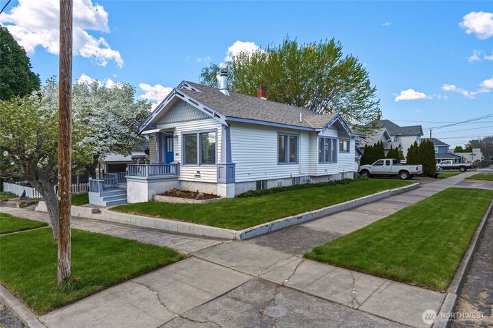 Property Photo:  123 NW 8th Street  OR 97801 