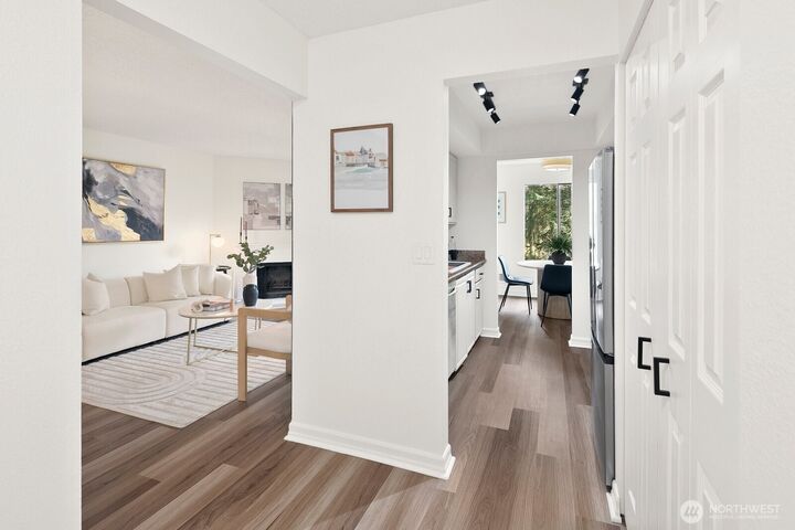 Property Photo:  10508 NE 32nd Place G302  WA 98004 