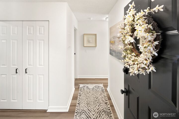 Property Photo: 10508 NE 32nd Place G302 WA 98004