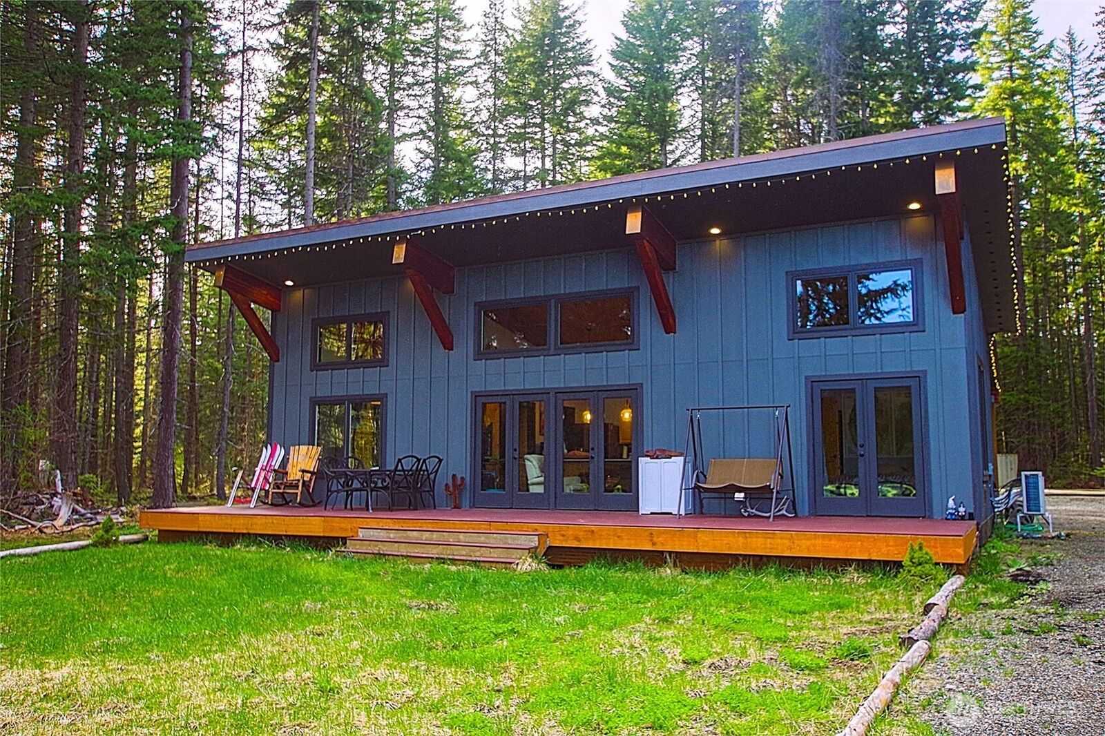 Property Photo:  330  Silver Trail Lane  WA 98925 