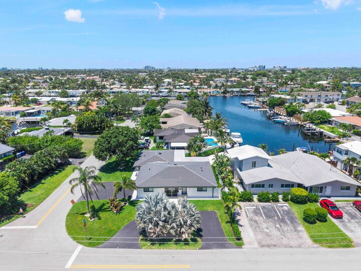 Property Photo: 491 SE 19th Avenue FL 33060