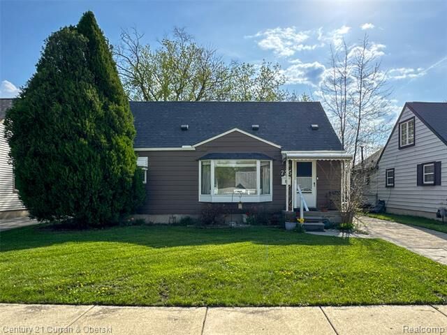 Property Photo:  725 S Manitou Avenue  MI 48017 