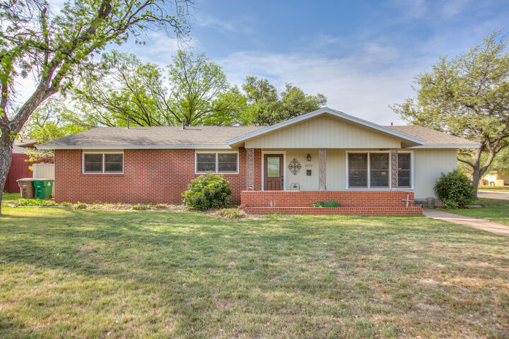 Property Photo:  2813 W Ave N  TX 76904 