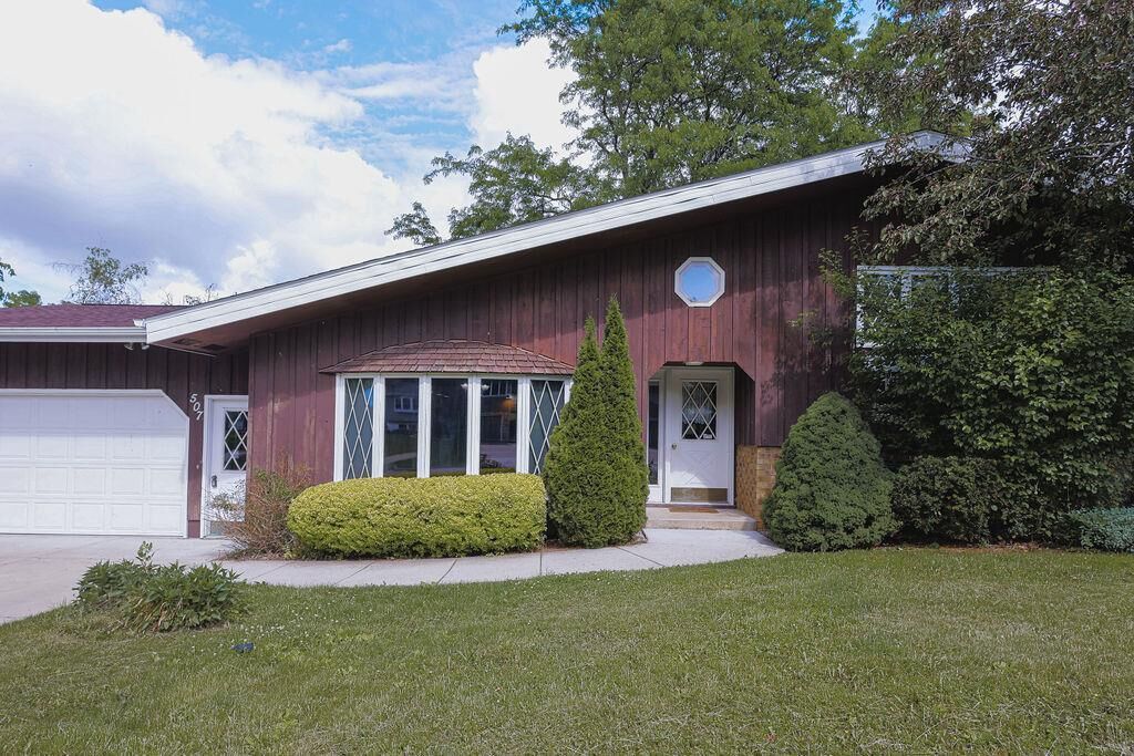 Property Photo:  507 Park View Drive  WI 53572 