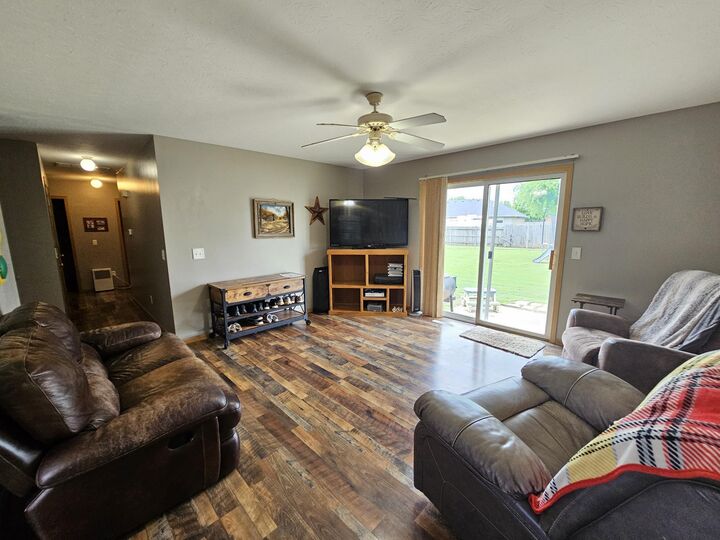 Property Photo:  211 Arrowhead Road  MO 65781 