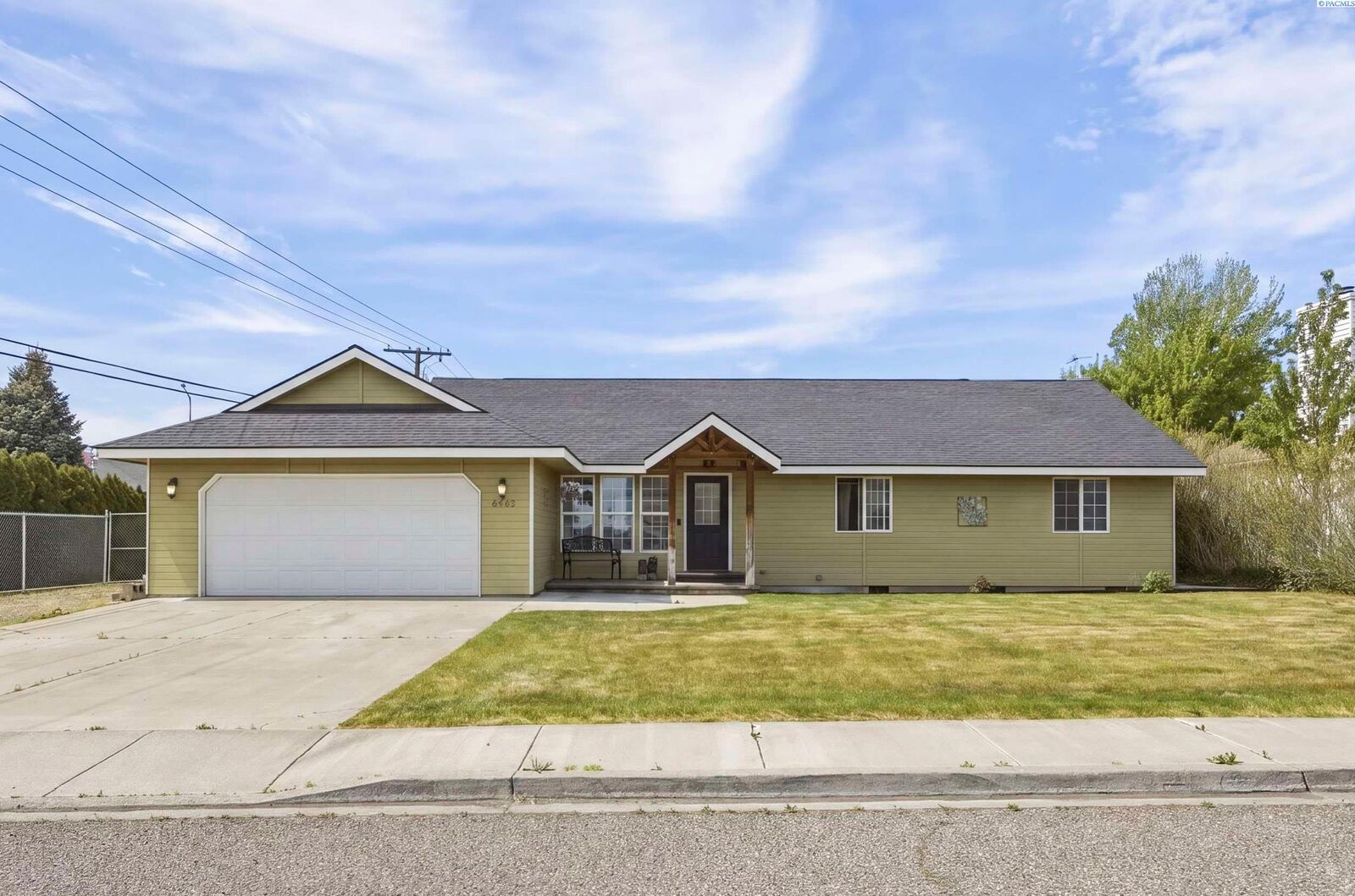 Property Photo:  4485 Northlake Drive  WA 99353 