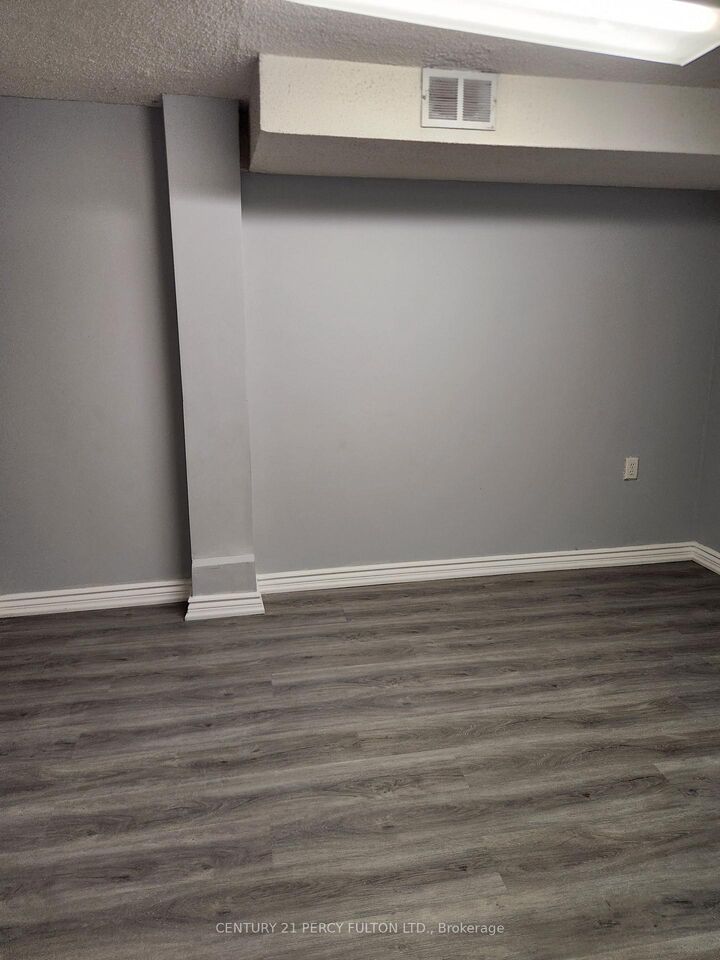 Property Photo:  43 Chadwick Drive  ON L1S 5W3 