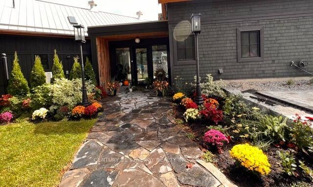 Property Photo:  4/6 Sifton Road  ON K0E 1R0 